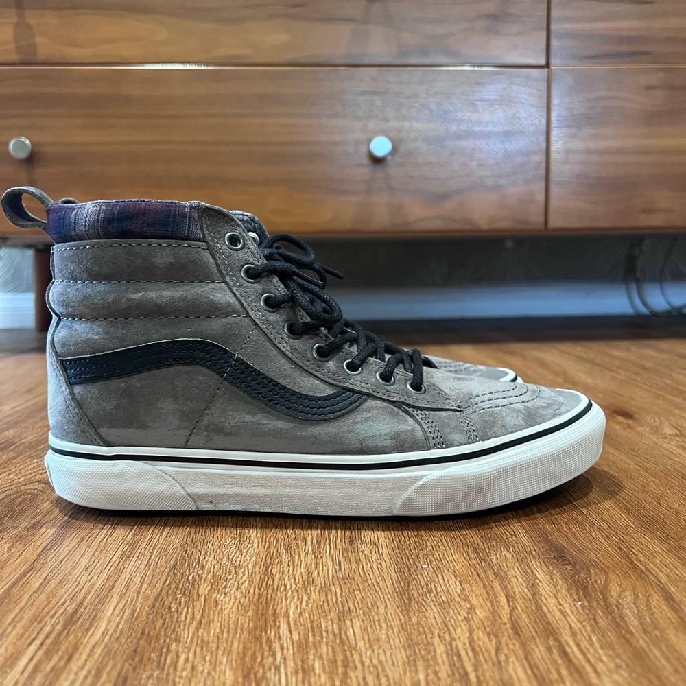 Vans - Picture 2 of 4